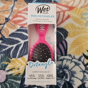 Wet Brush Mini Detangler in Pink